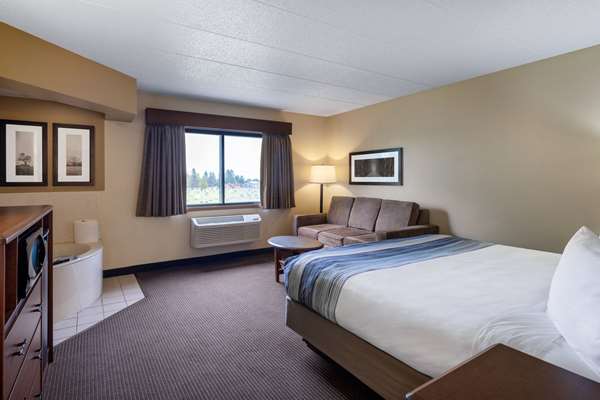 Suite - AmericInn Two Harbors