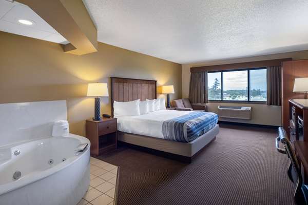 Suite - AmericInn Two Harbors