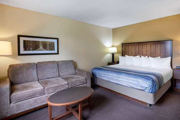 Suite - AmericInn Two Harbors