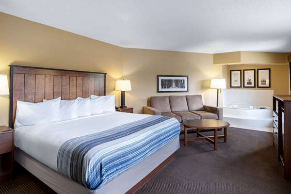 Suite - AmericInn Two Harbors