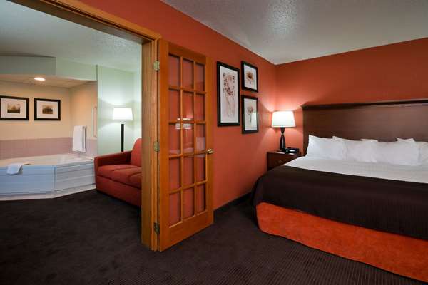  - AmericInn Lodge & Suites Worthington - I-90, Exit 43