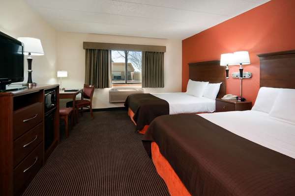  - AmericInn Lodge & Suites Worthington - I-90, Exit 43