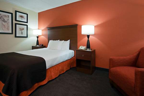  - AmericInn Lodge & Suites Worthington - I-90, Exit 43