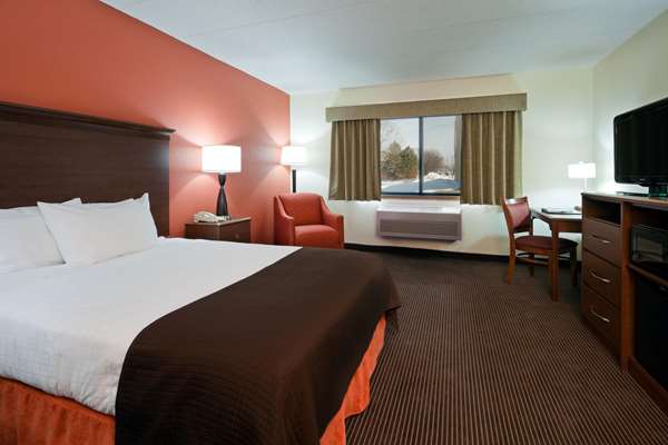  - AmericInn Lodge & Suites Worthington - I-90, Exit 43