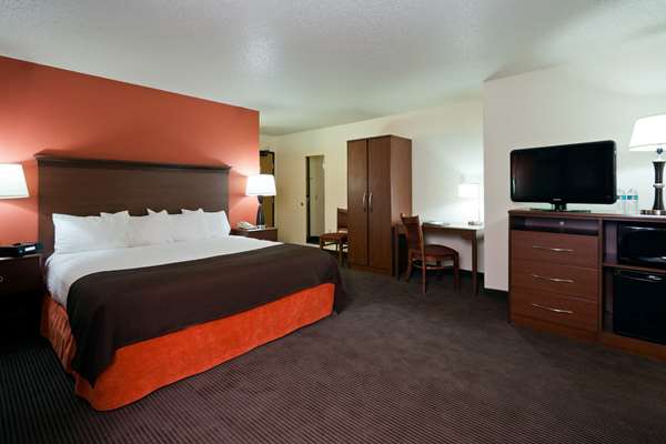  - AmericInn Lodge & Suites Worthington - I-90, Exit 43