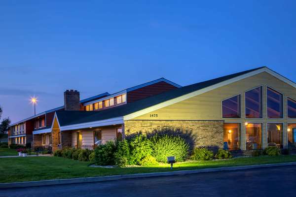 Exterior view - AmericInn Lodge & Suites Worthington - I-90, Exit 43
