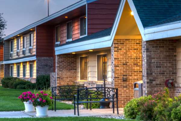 Exterior view - AmericInn Lodge & Suites Worthington - I-90, Exit 43