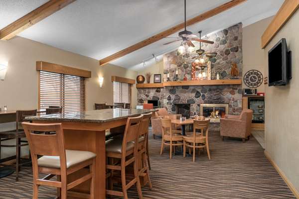  - AmericInn Lodge & Suites Worthington - I-90, Exit 43