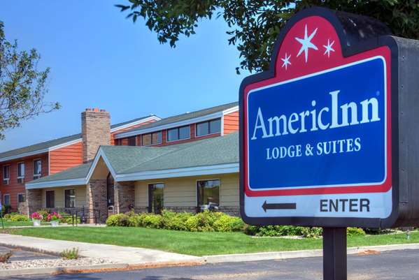 Exterior view - AmericInn Lodge & Suites Worthington - I-90, Exit 43