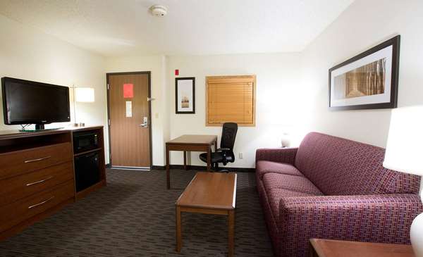  - AmericInn Lodge & Suites Osceola - I-35, Exit 33