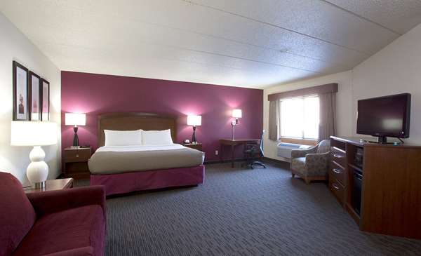  - AmericInn Lodge & Suites Osceola - I-35, Exit 33