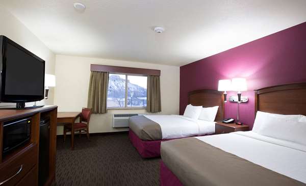  - AmericInn Lodge & Suites Osceola - I-35, Exit 33