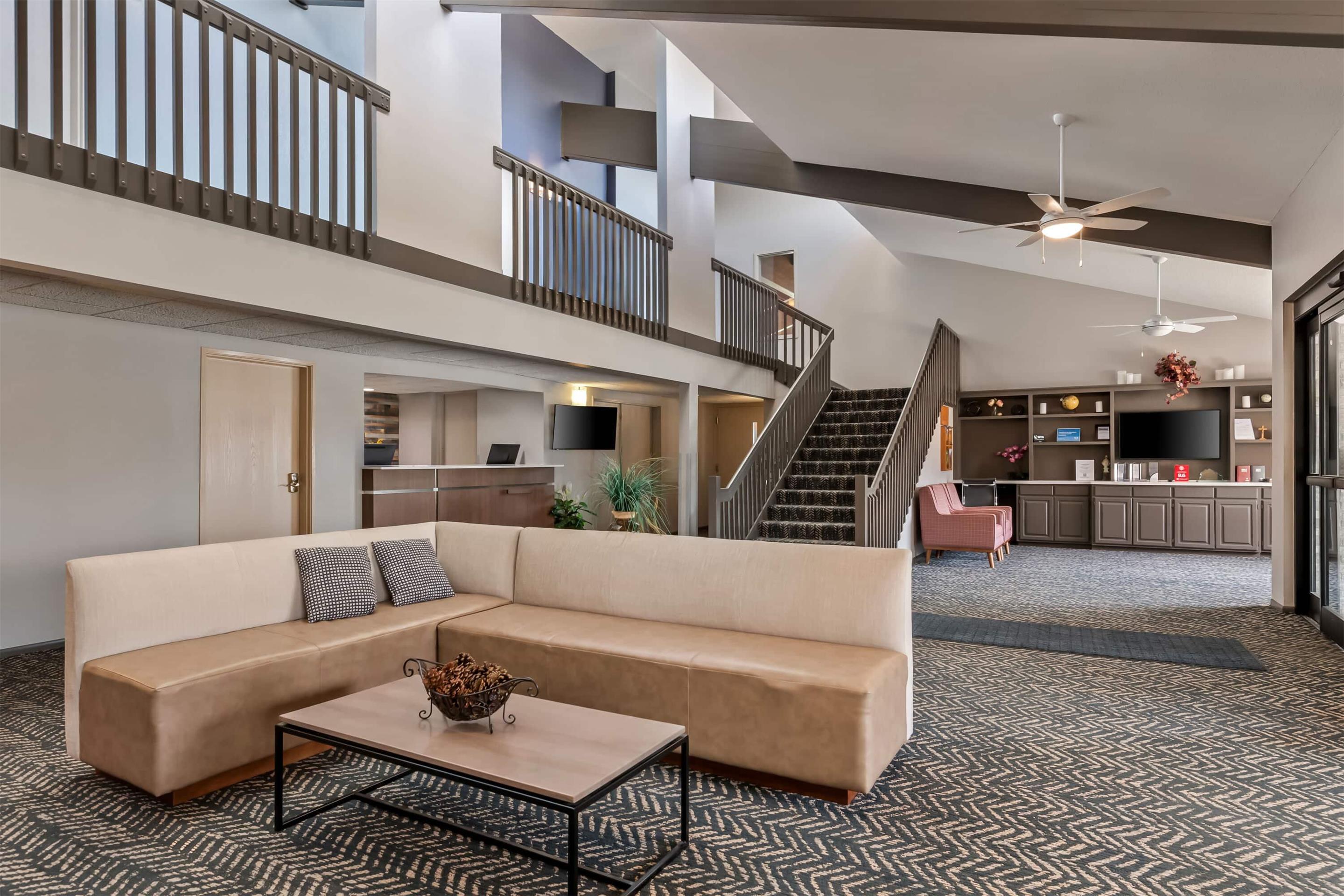 Lobby | AmericInn by Wyndham Crookston U of M Crookston