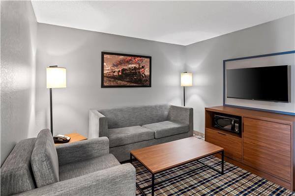 1 King Bed, Premier One Bedroom Suite, Non-Smoking