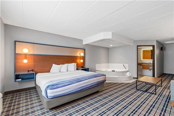 1 King Bed, Deluxe Studio Suite, Non-Smoking