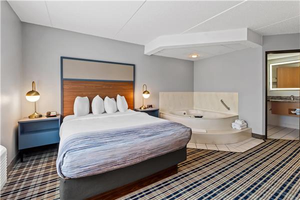 1 Queen Bed, Deluxe, Studio Suite, Non-Smoking