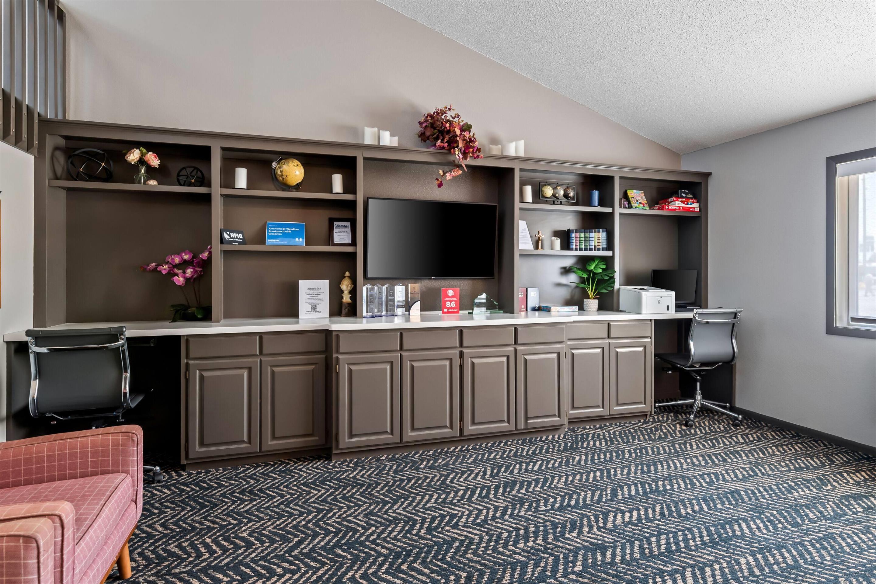 Lobby | AmericInn by Wyndham Crookston U of M Crookston
