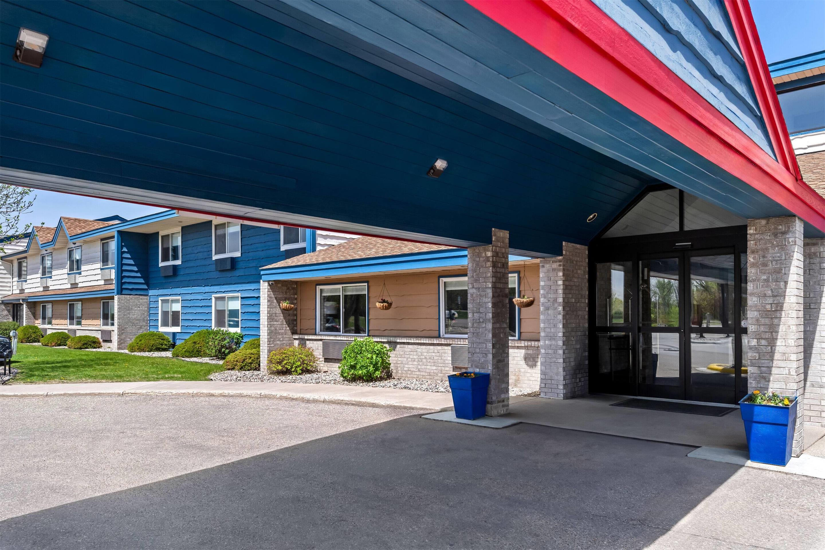 Exterior | AmericInn by Wyndham Crookston U of M Crookston