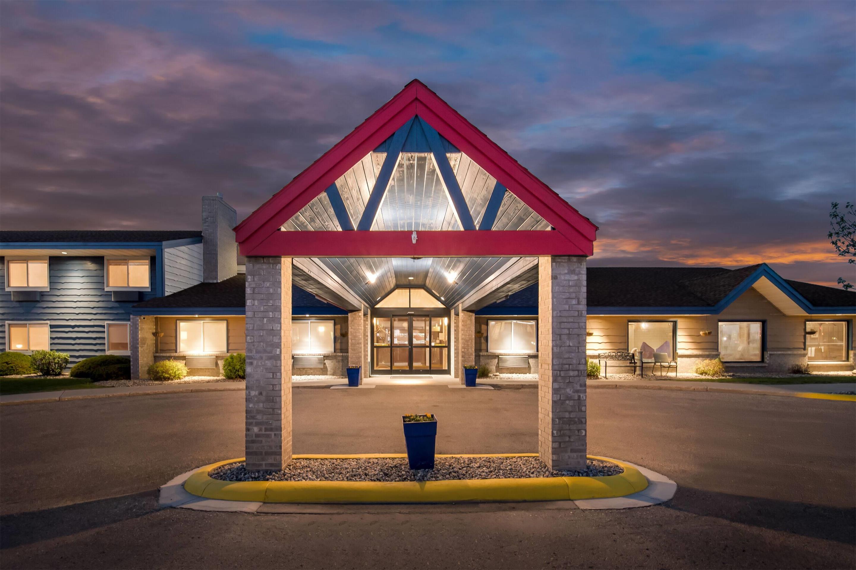 Exterior | AmericInn by Wyndham Crookston U of M Crookston