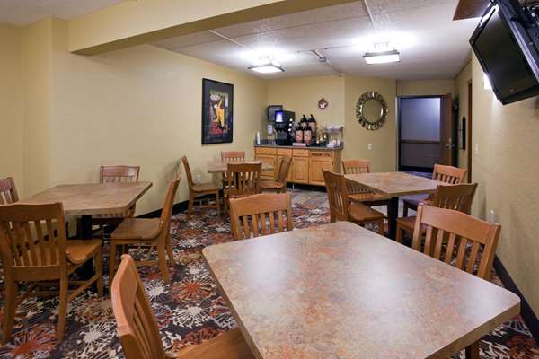  - AmericInn Alexandria