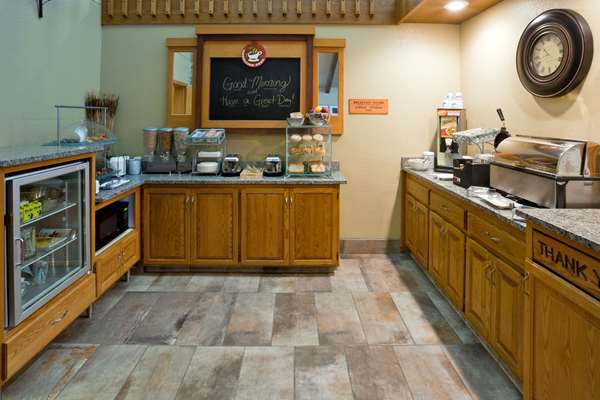  - AmericInn Alexandria