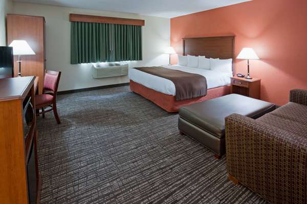 1 King Bed, Non-Smoking