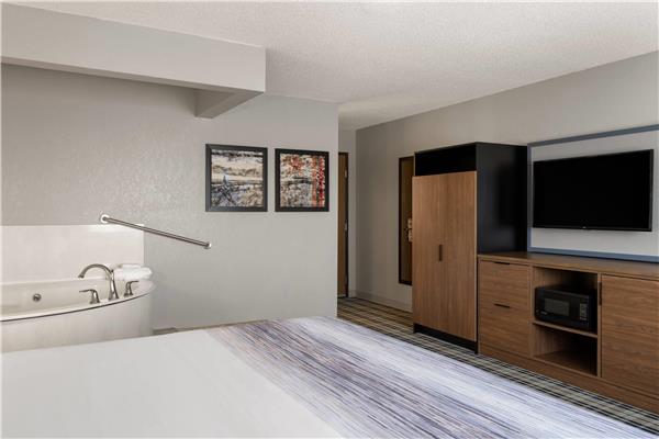 1 King Bed, Suite, Non-Smoking