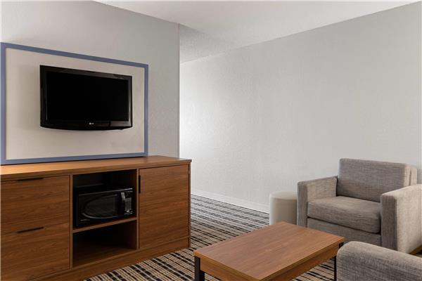 1 King Bed, Premier Suite, Non-Smoking