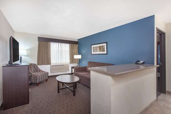 Suite - AmericInn Hotel & Conference Center Mankato