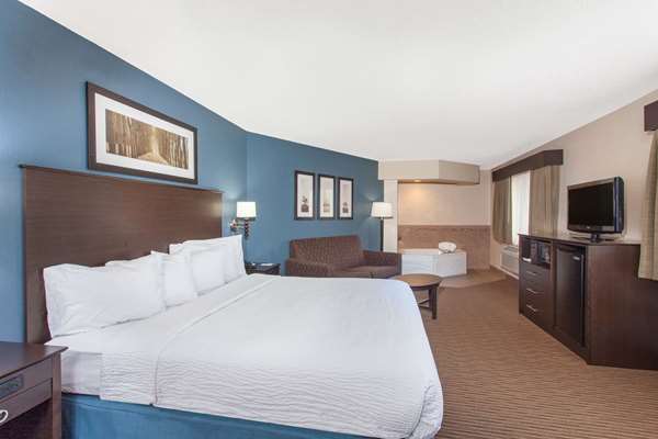 Suite - AmericInn Hotel & Conference Center Mankato