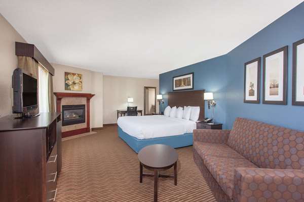 Suite - AmericInn Hotel & Conference Center Mankato