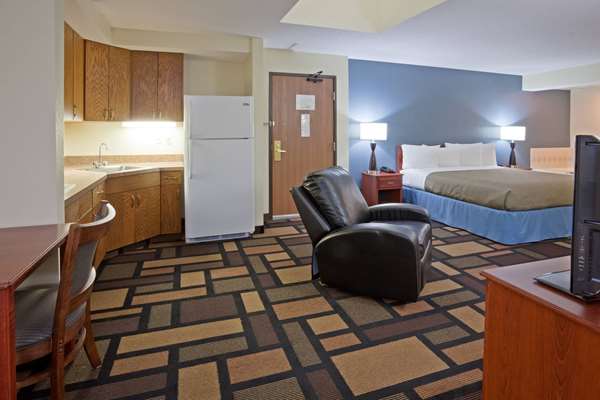 1 King Bed, Superior Efficiency Studio Suite, Non-Smoking