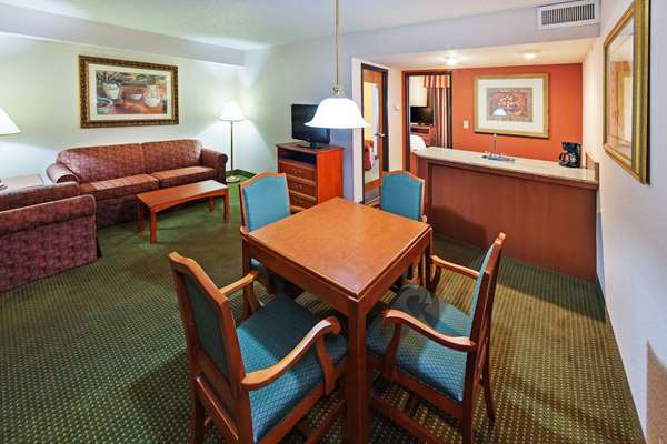 Suite - AmericInn Hotel & Suites Omaha