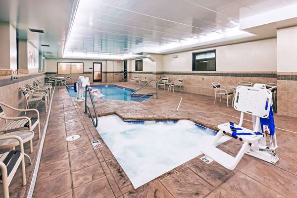 Pool - AmericInn Hotel & Suites Omaha