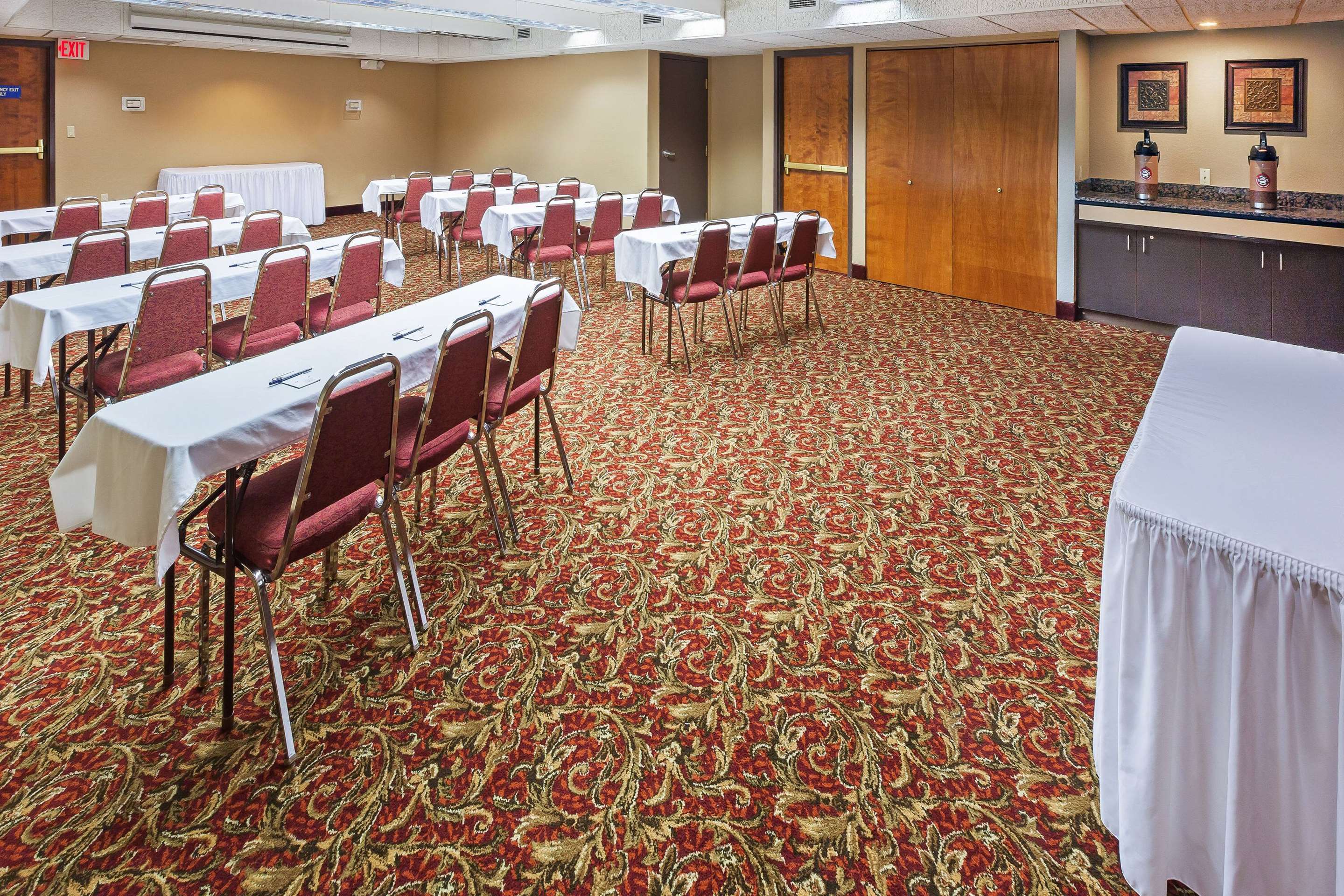 Meeting Room | AmericInn by Wyndham Omaha