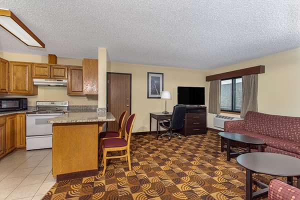 Suite - AmericInn Lodge & Suites Elkhorn - I-43, Exit 25