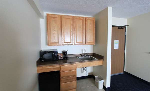 Suite - AmericInn Cedar Rapids