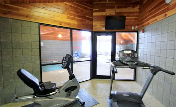 Fitness/ Exercise Room - AmericInn Cedar Rapids