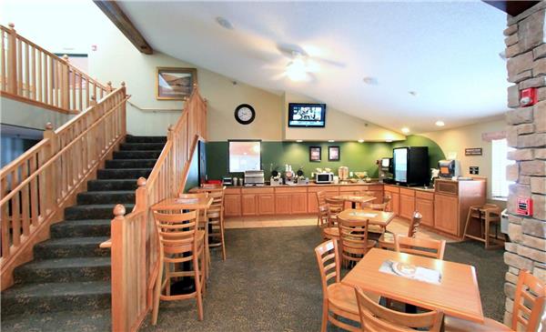 AmericInn by Wyndham Cedar Rapids Airport