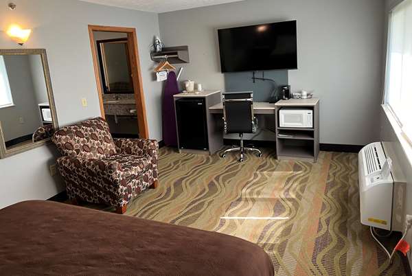 1 King Bed, Deluxe Suite, Non-Smoking