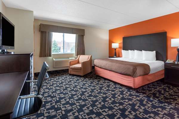1 King Bed, Mobility Accessible Room, Non-Smoking