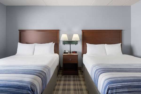 2 Queen Beds, Pet Friendly, Non-Smoking