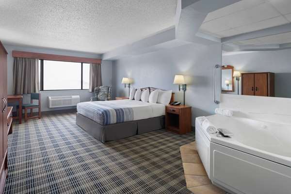 1 King Bed, Suite, Non-Smoking