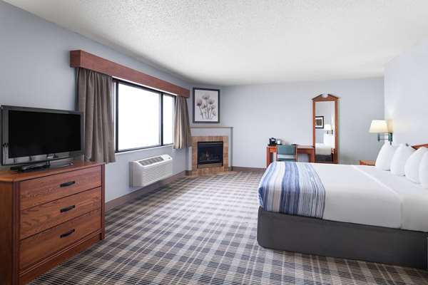 1 King Bed, Mobility Accessible Suite, Non-Smoking