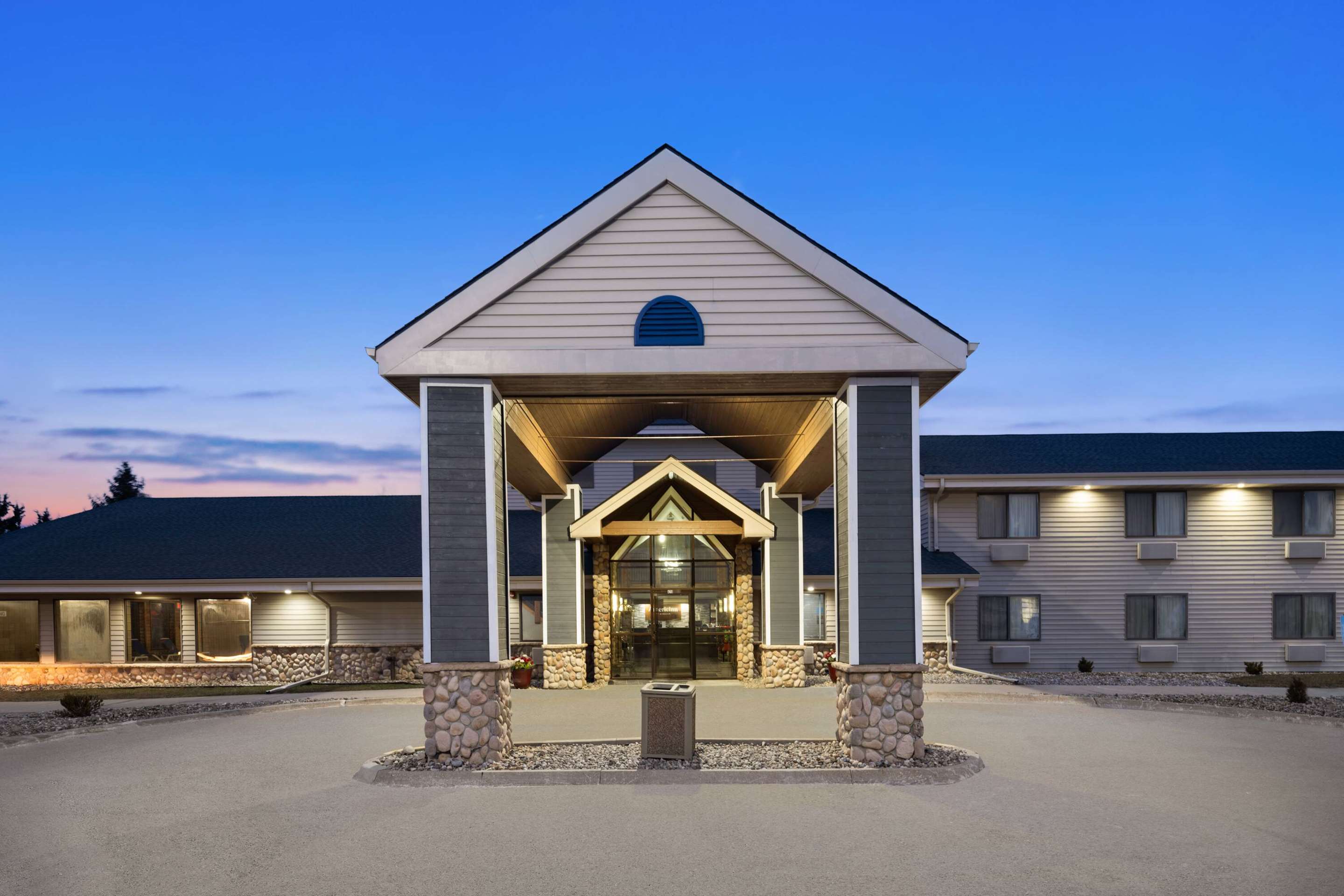 Exterior | AmericInn by Wyndham Stuart