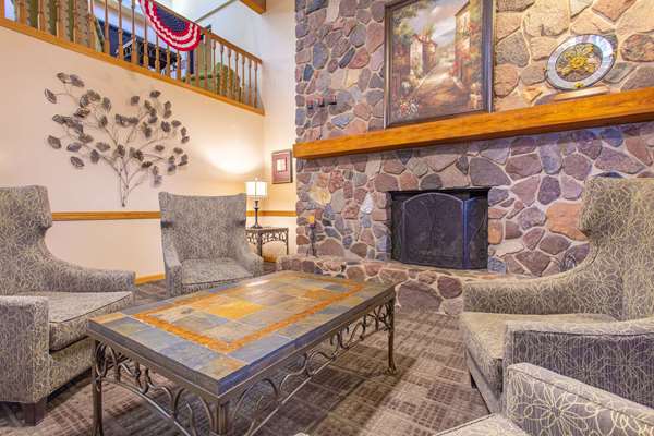  - AmericInn Hotel & Suites Eau Claire