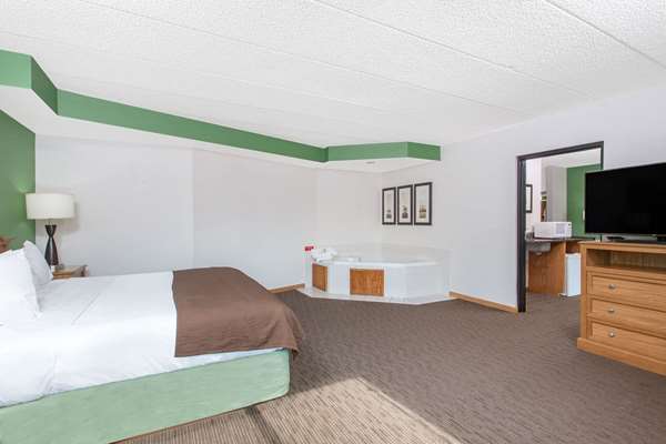 Suite - AmericInn Hotel & Suites Eau Claire