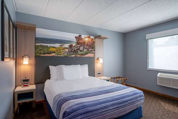 1 Queen Bed, Mobility Accessible Room, Non-Smoking