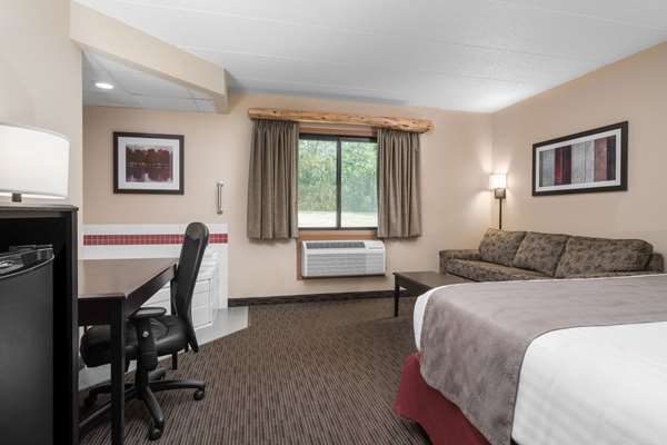 1 King Bed, Suite, Non-Smoking