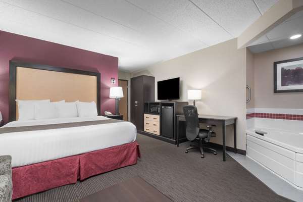 1 King Bed, Suite, Non-Smoking